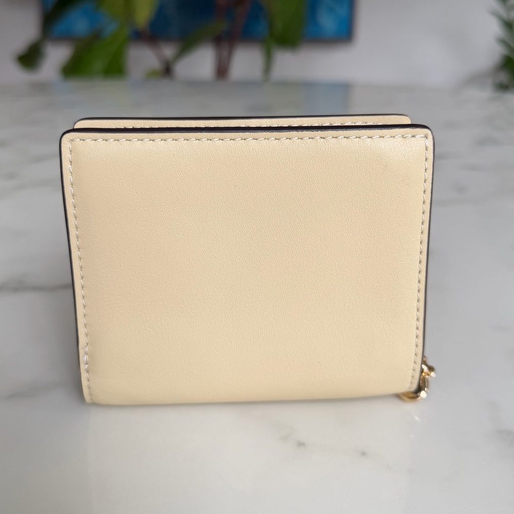 NWOT Coach Snap Wallet with Floral Appliqué in Moonlight Yellow Leather CAP16 - Picture 2 of 12